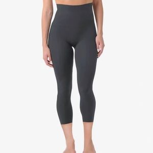 BELLY BANDIT MotherTucker maternity / postpartum leggings